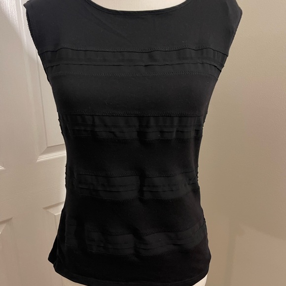 Ann Taylor Sleeveless Tee - Picture 2 of 4